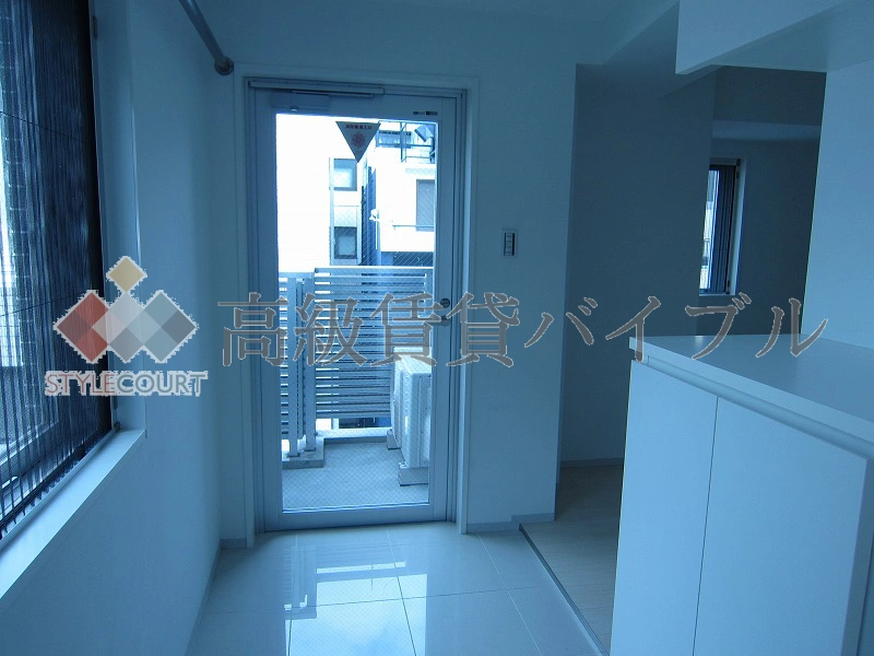 ドミ・エメロード の画像14