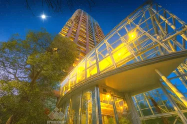 青山パークタワー